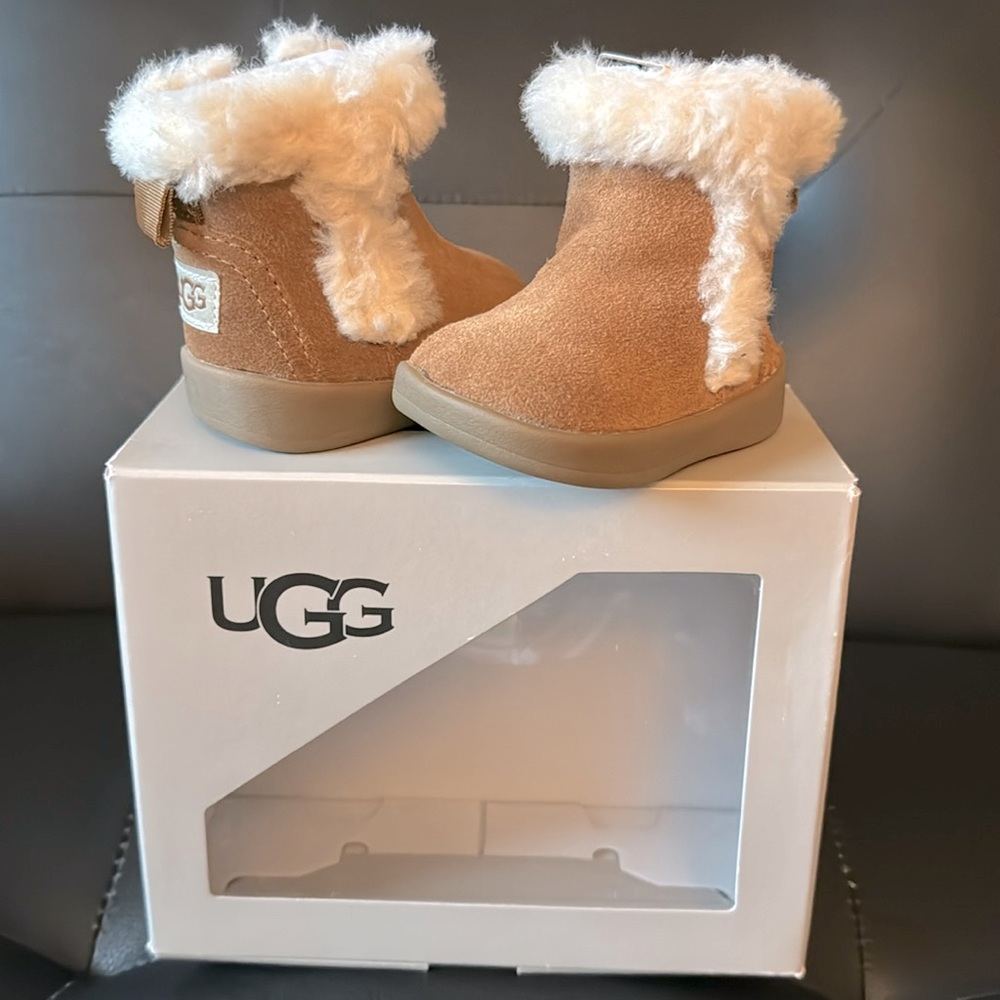 New MALLYA infant UGG